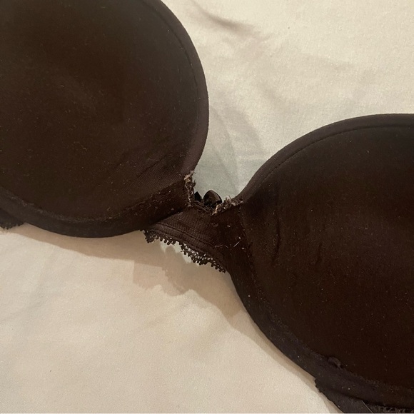 Gently Used Victoria Secret Push Up Bras x 2 - Picture 3 of 6